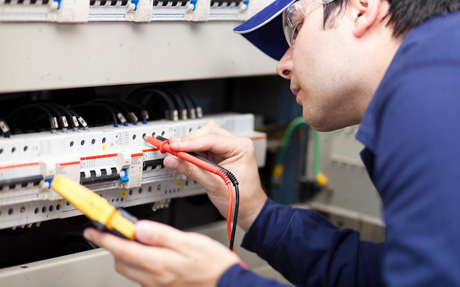 cherche électricien Évry